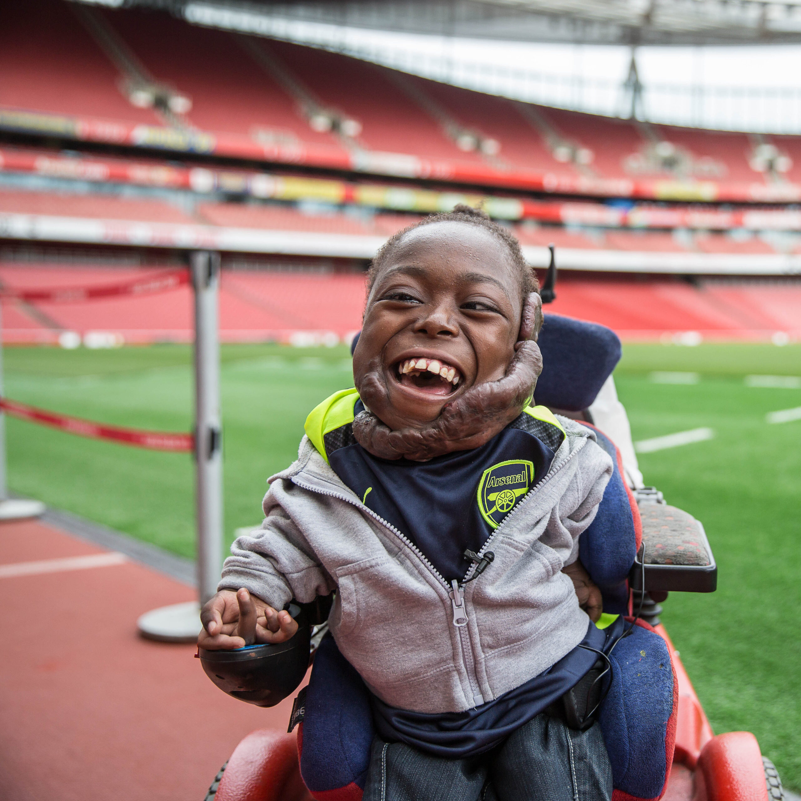 Charity Dreams Come True organise a trip to Emirates Stadium for a young Arsenal superfan, with support from Pennies donations