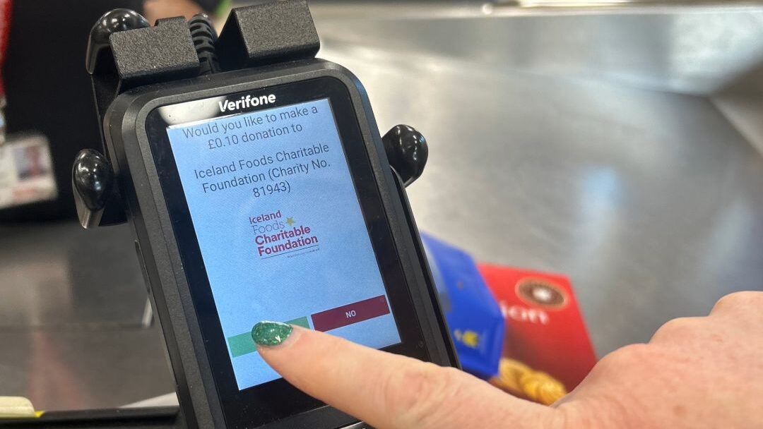 Pennies micro-donation ask on the Verifone card terminal at Iceland.